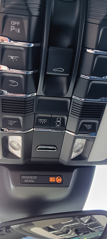 Porsche Macan — 23