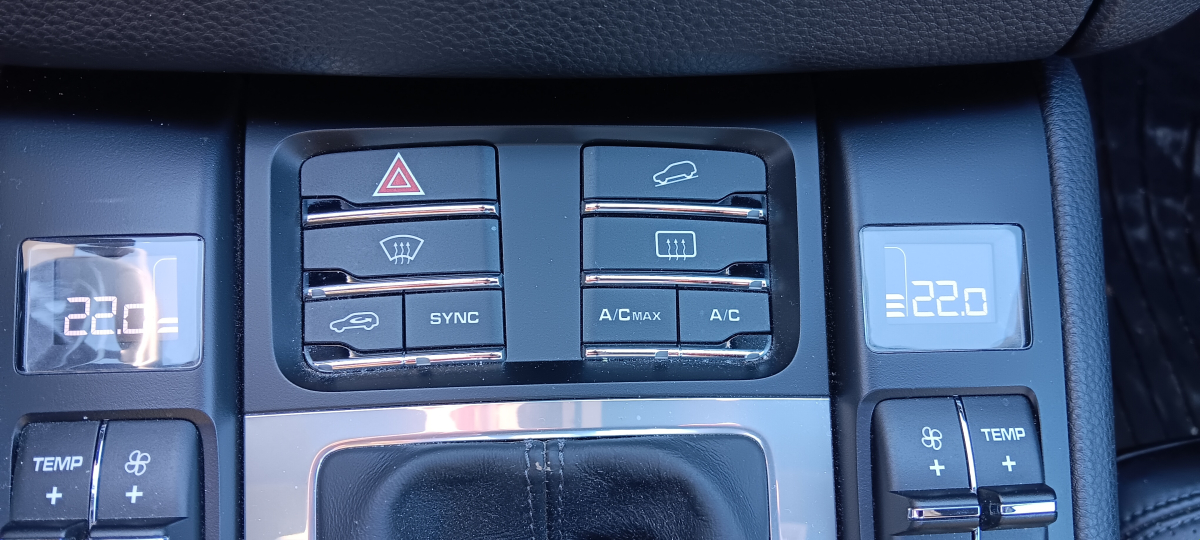 Porsche Macan — 19