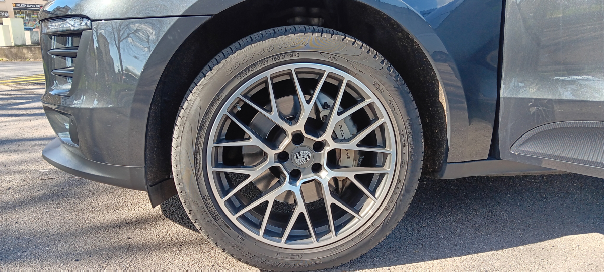 Porsche Macan — 25