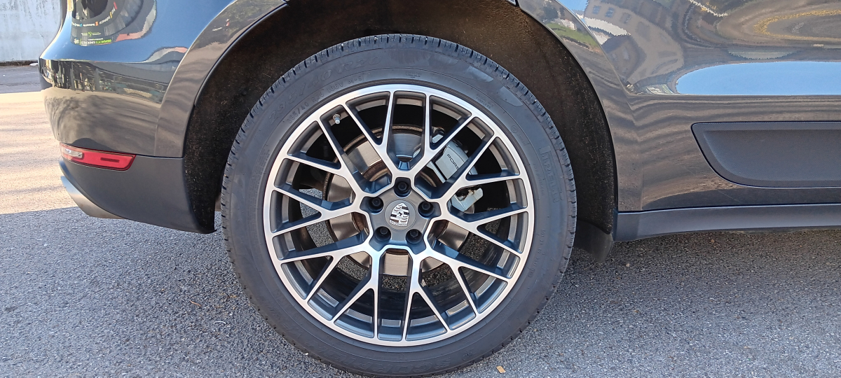 Porsche Macan — 26