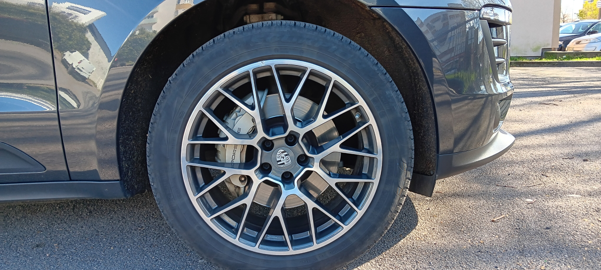Porsche Macan — 27