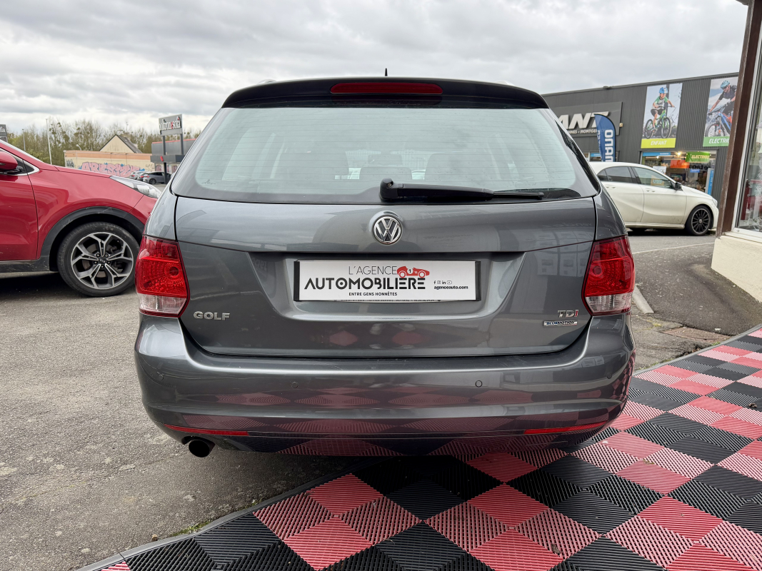 Volkswagen Golf — 4