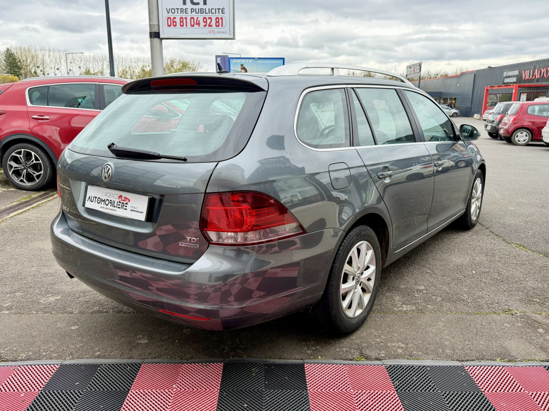 Volkswagen Golf — 5