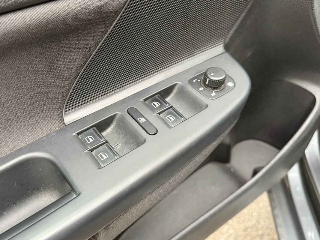 Volkswagen Golf — 27