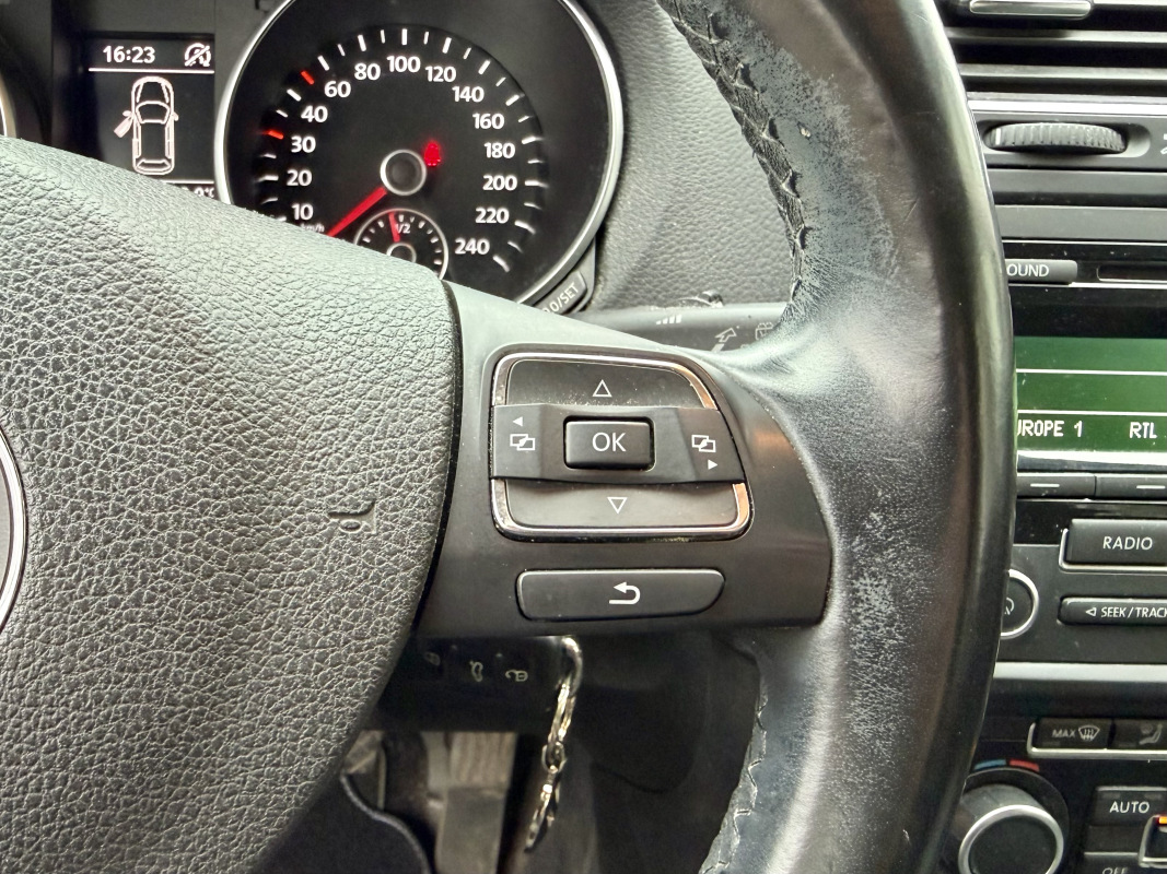 Volkswagen Golf — 16