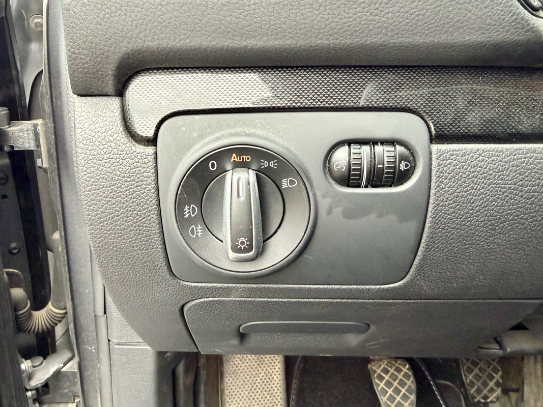 Volkswagen Golf — 28
