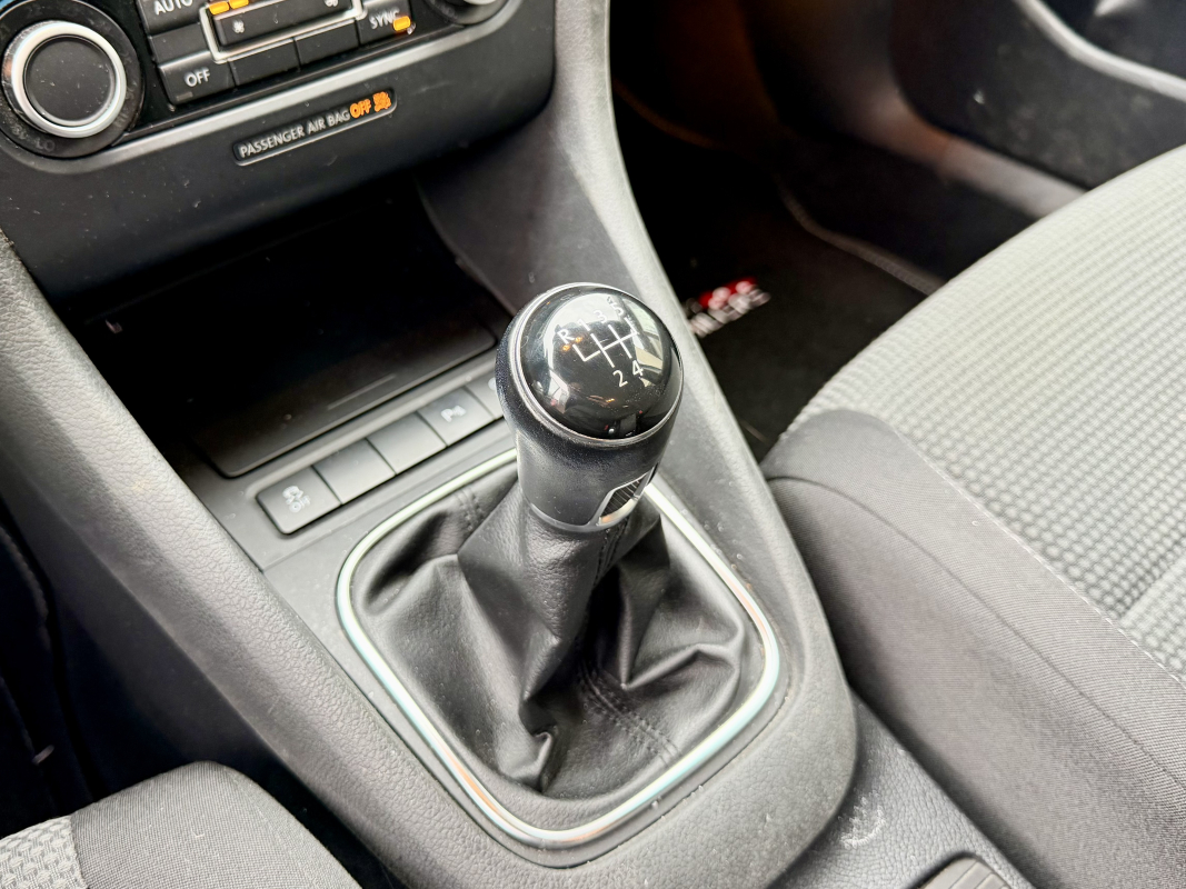 Volkswagen Golf — 21