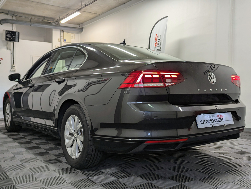 Volkswagen Passat — 4