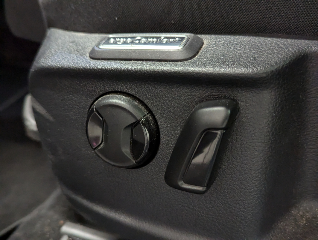 Volkswagen Passat — 25