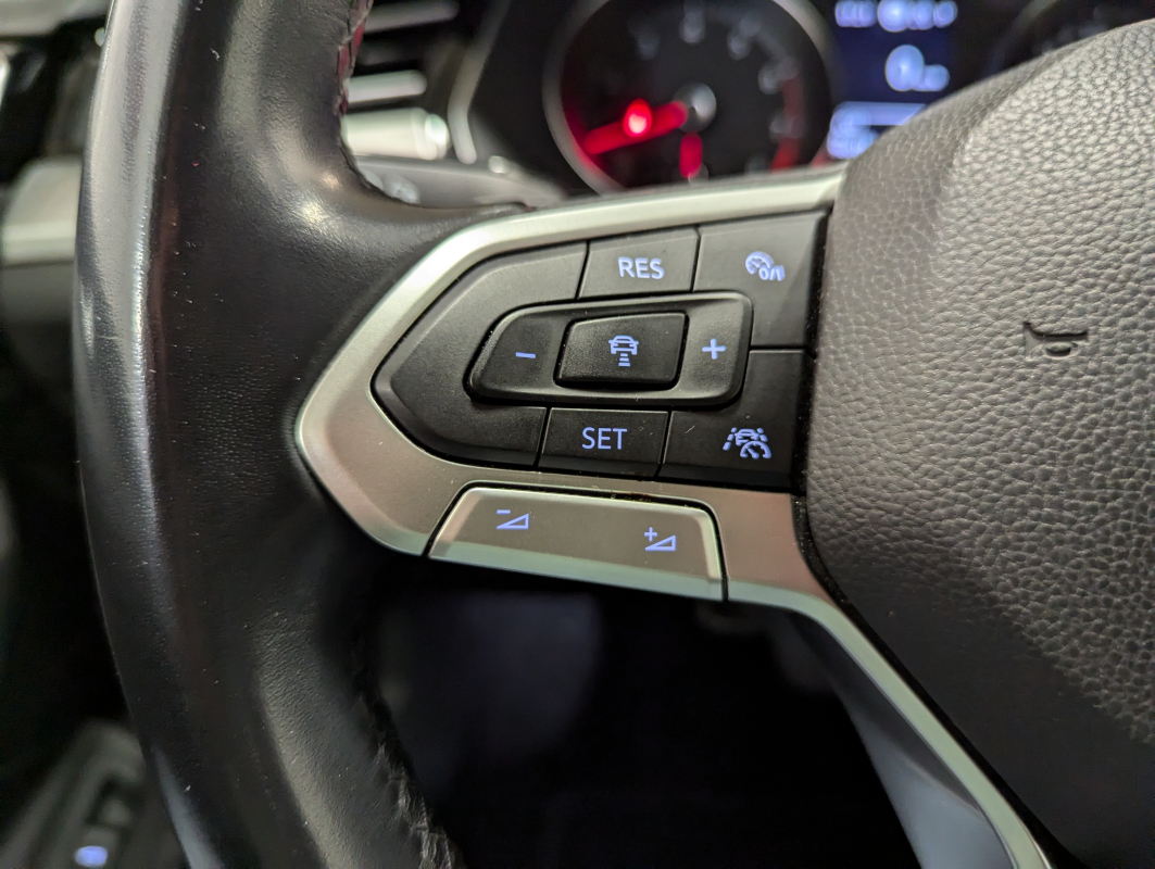 Volkswagen Passat — 21