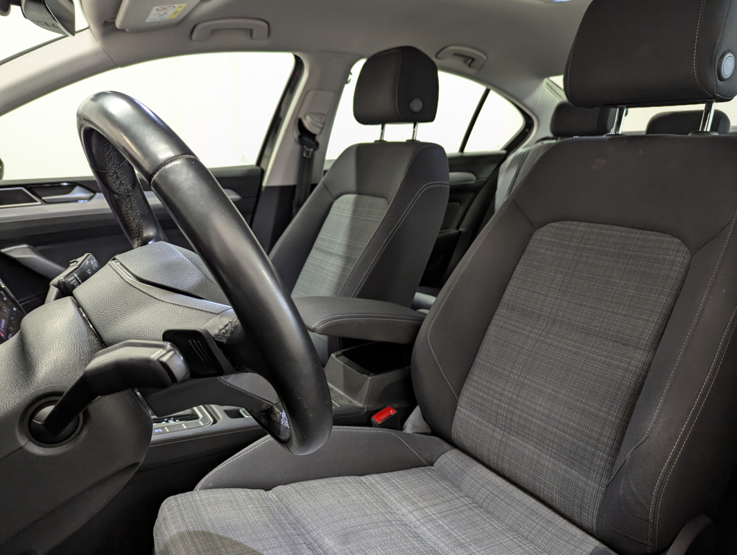 Volkswagen Passat — 12