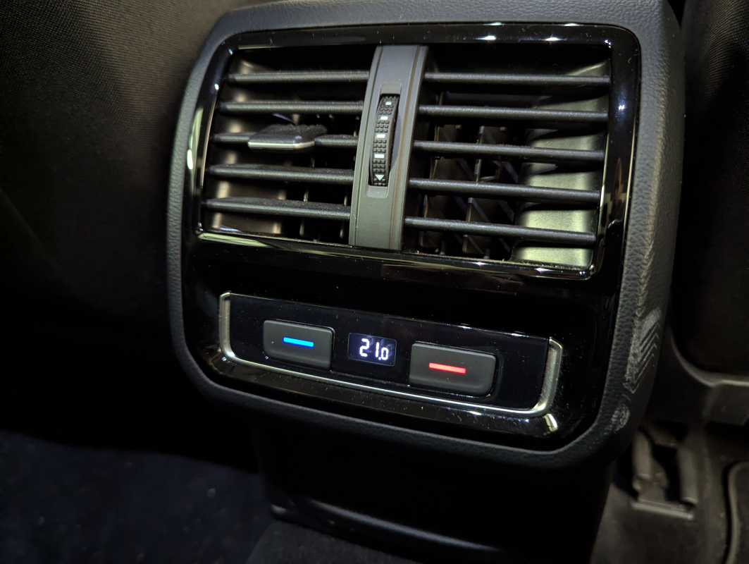 Volkswagen Passat — 28