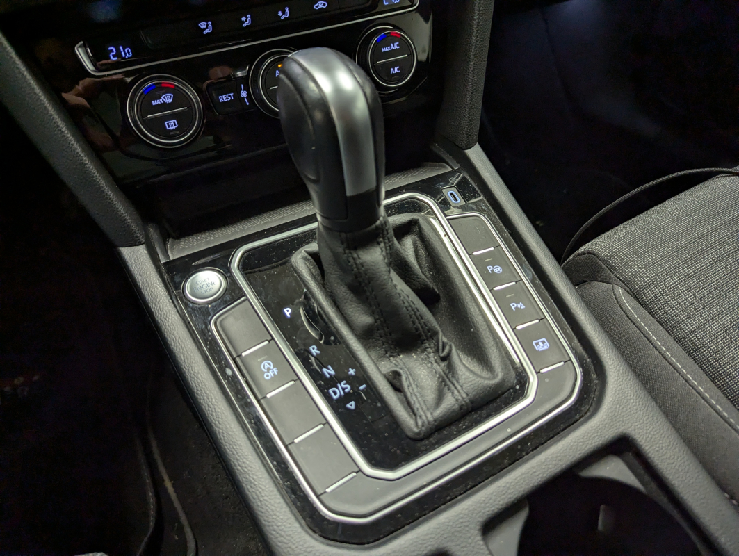 Volkswagen Passat — 20