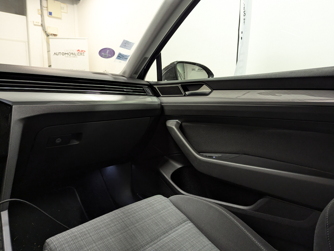 Volkswagen Passat — 10