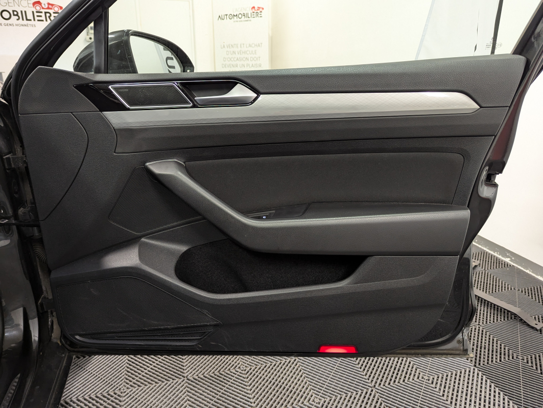 Volkswagen Passat — 31