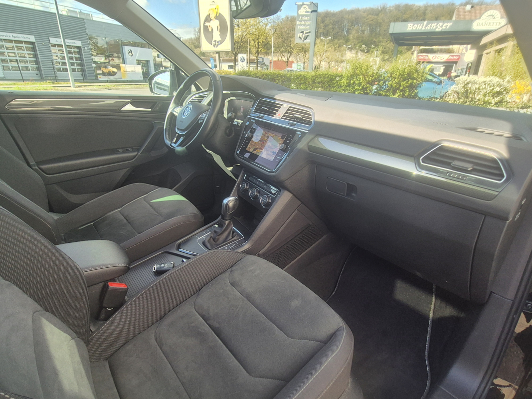 Volkswagen Tiguan — 25