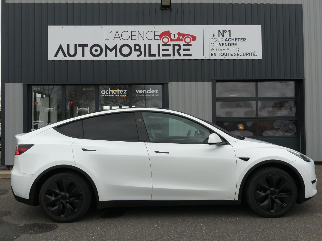 Tesla Model Y — 6