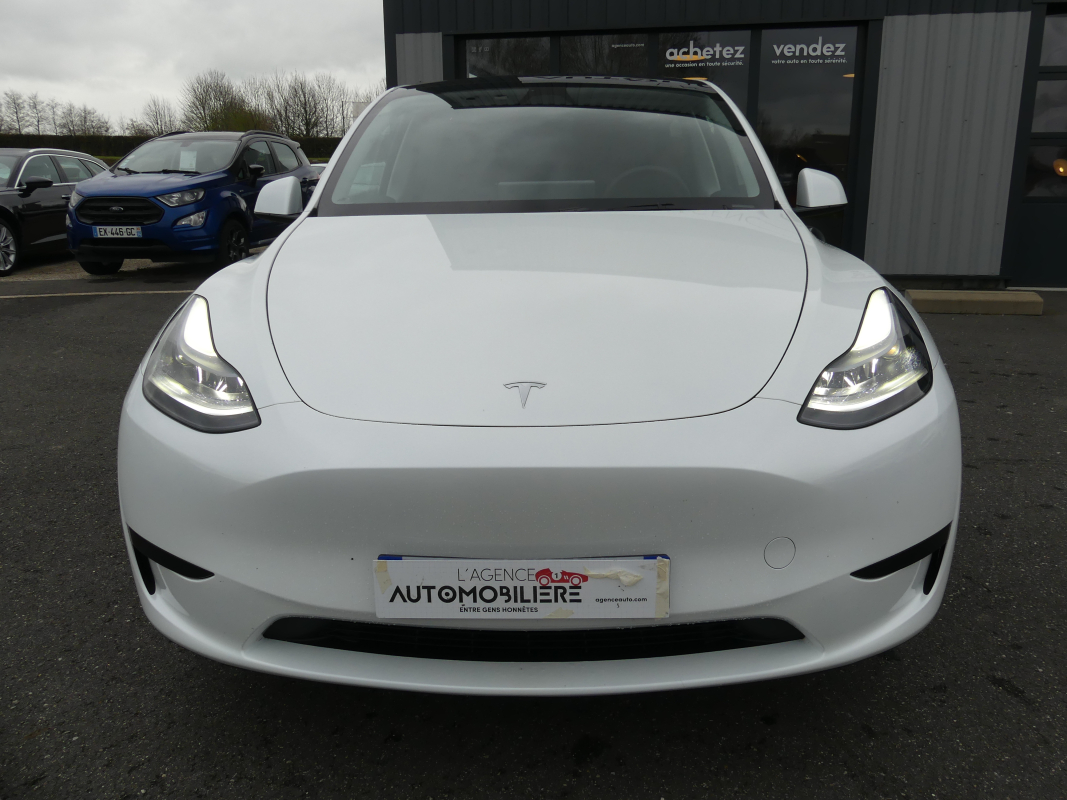 Tesla Model Y — 8