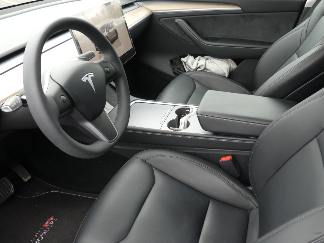 Tesla Model Y — 9