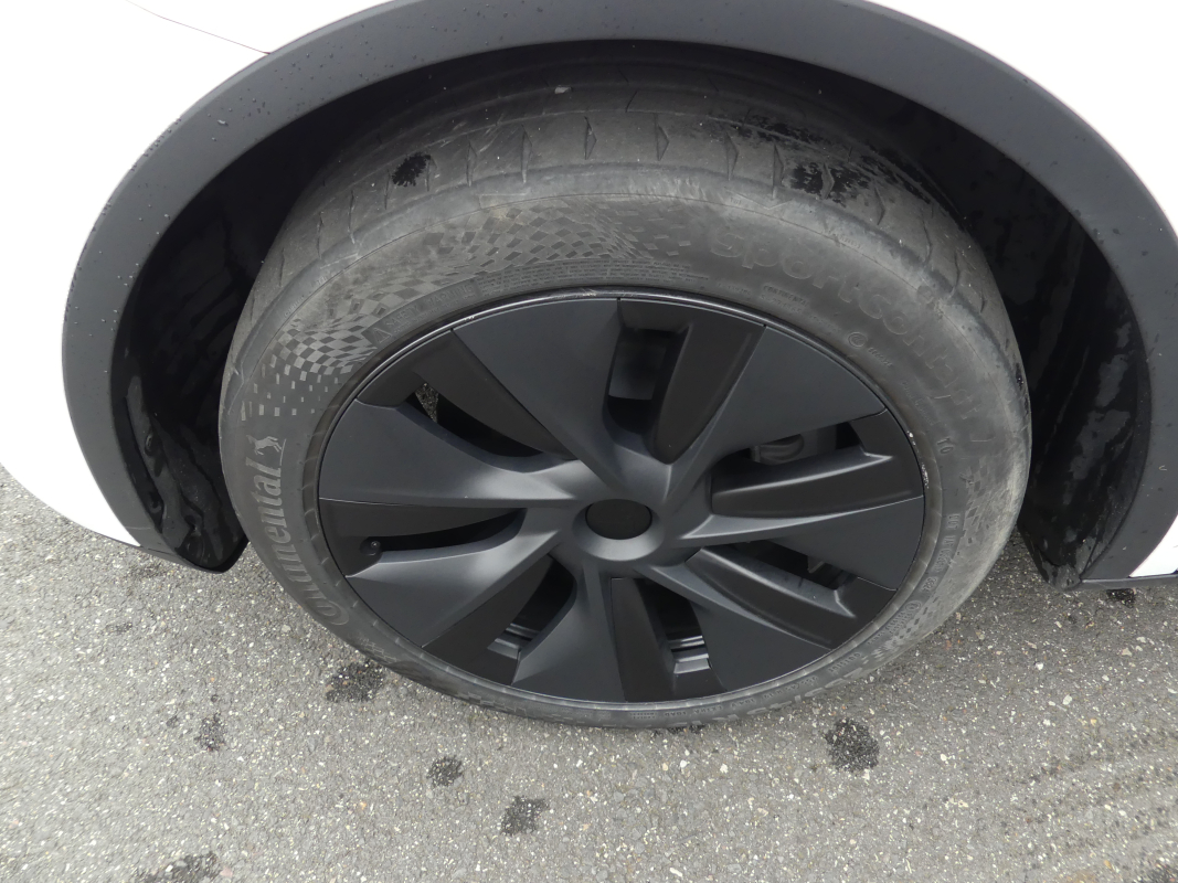 Tesla Model Y — 26
