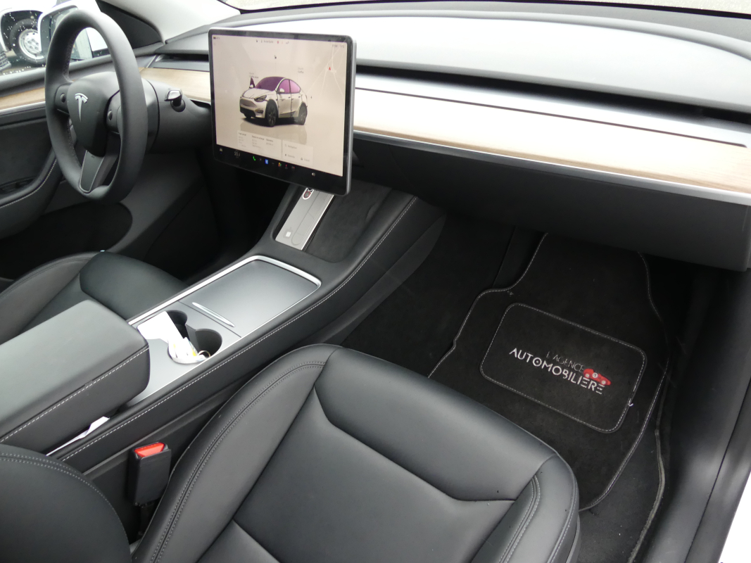 Tesla Model Y — 14