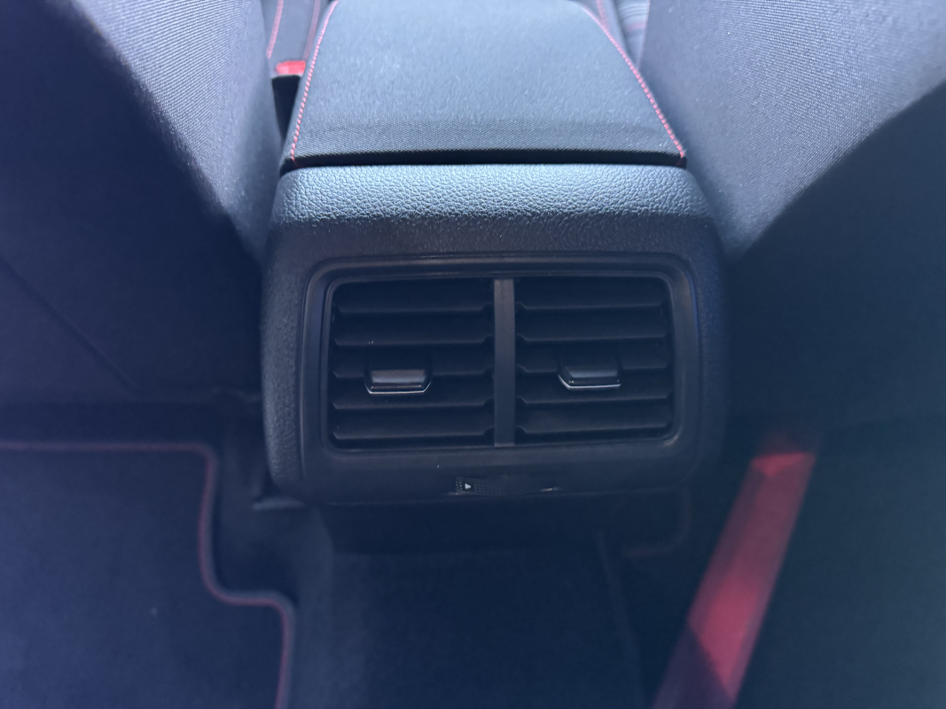 Volkswagen Golf — 25