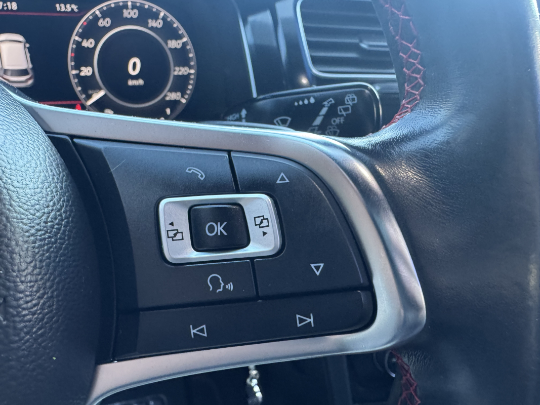 Volkswagen Golf — 16