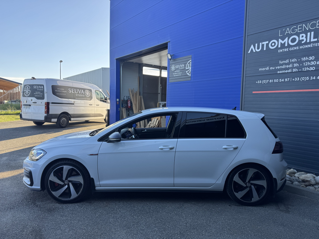 Volkswagen Golf — 5
