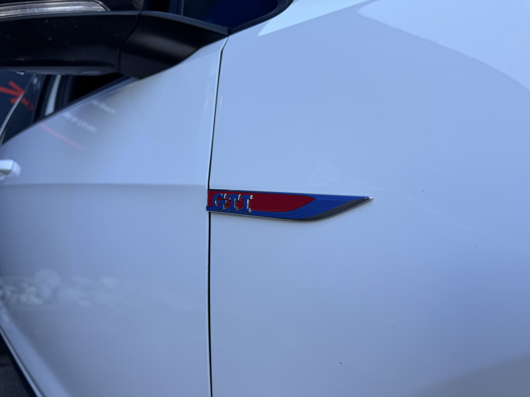 Volkswagen Golf — 38