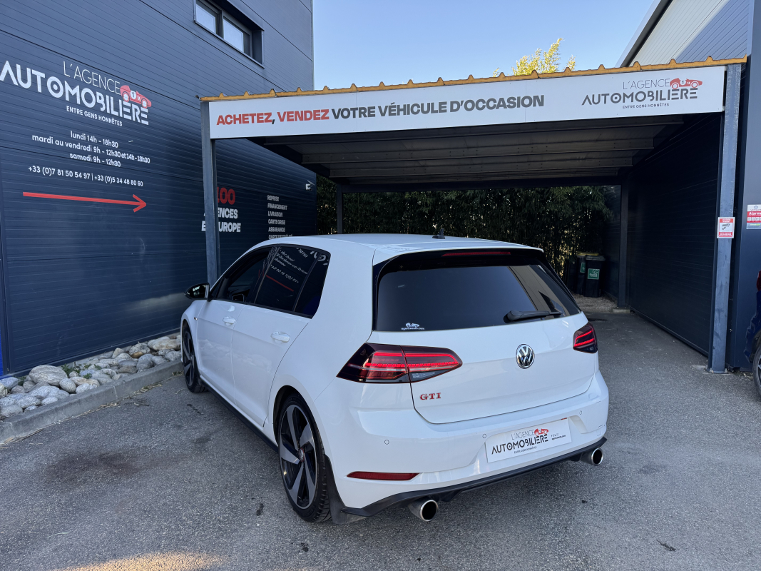 Volkswagen Golf — 6