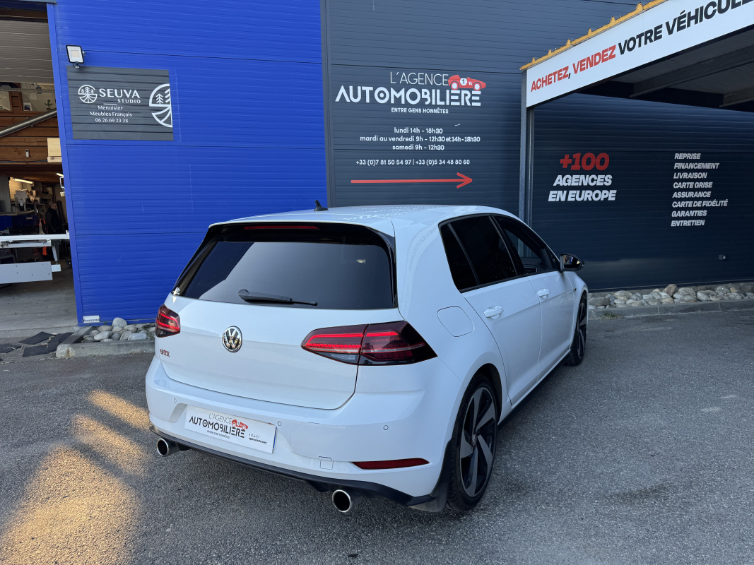 Volkswagen Golf — 8