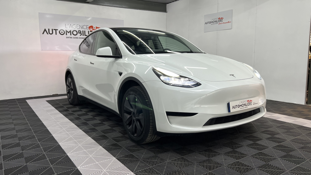 Tesla Model Y — 3