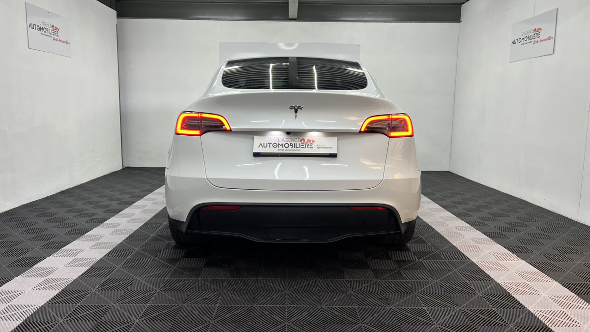 Tesla Model Y — 5