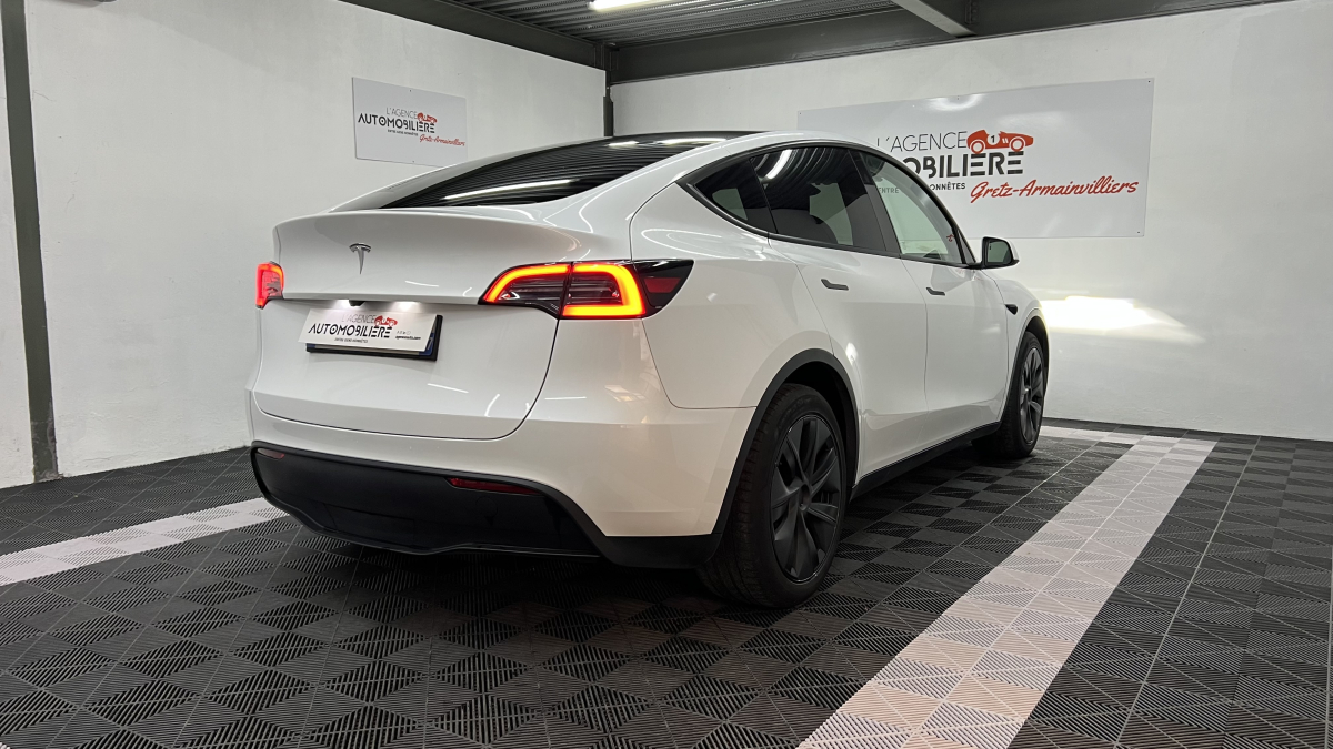Tesla Model Y — 6