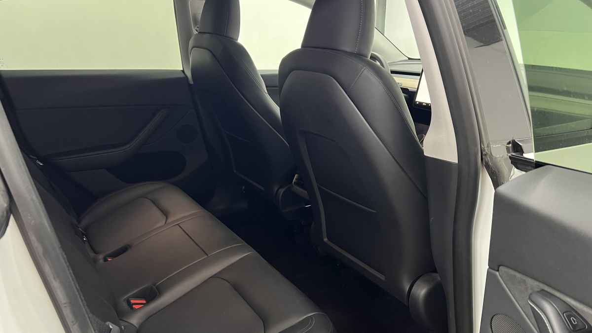 Tesla Model Y — 13