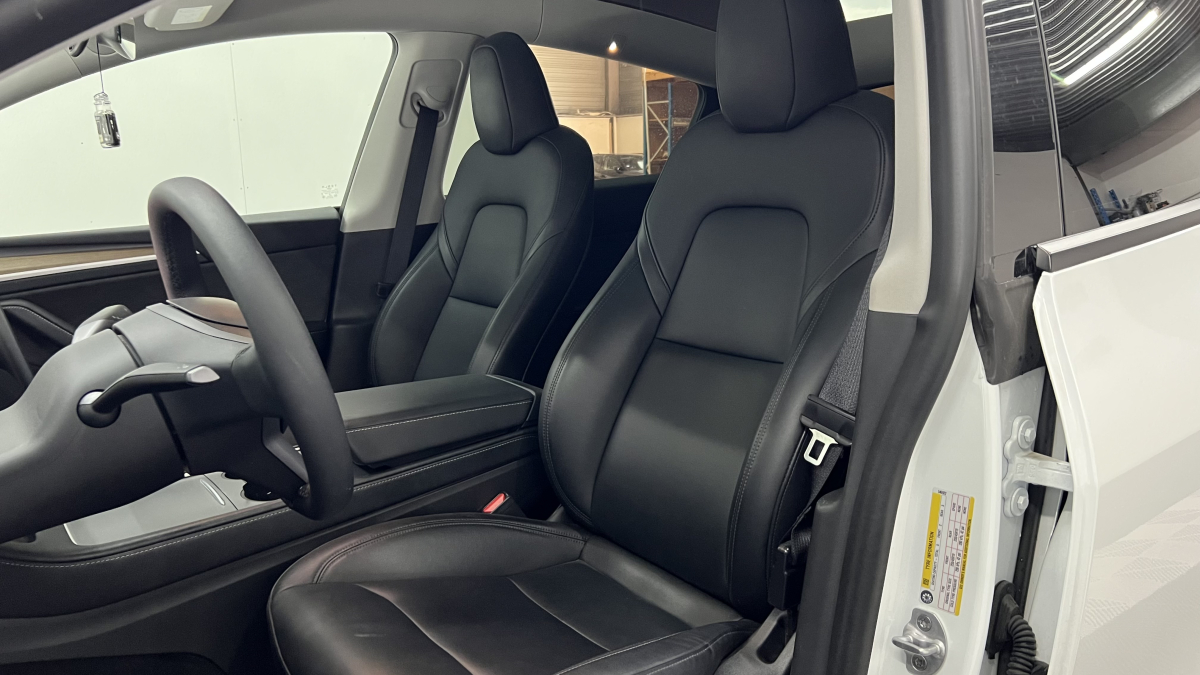 Tesla Model Y — 8