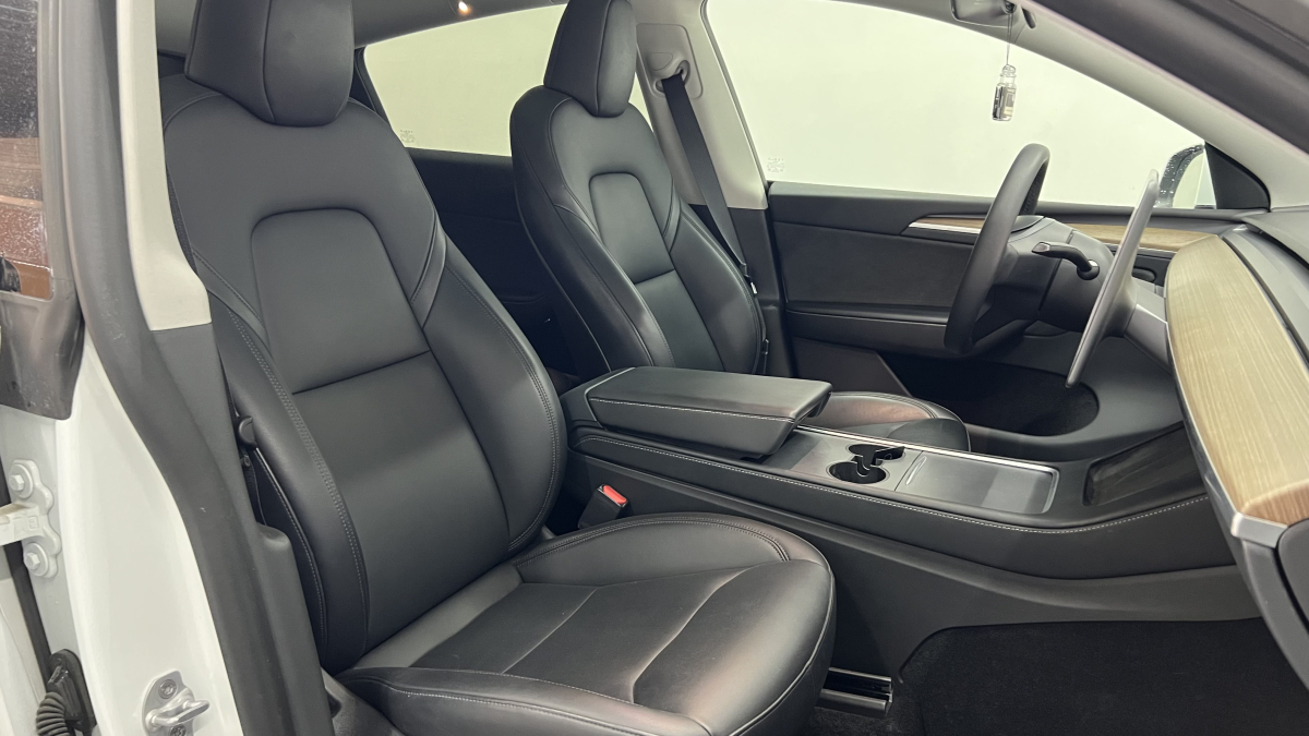 Tesla Model Y — 11