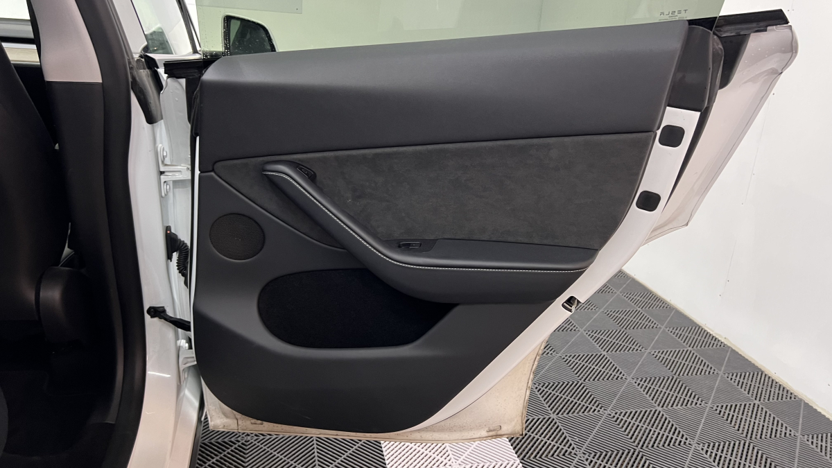 Tesla Model Y — 15
