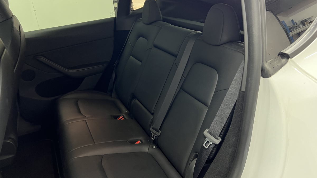 Tesla Model Y — 17