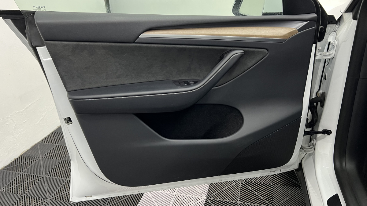 Tesla Model Y — 9