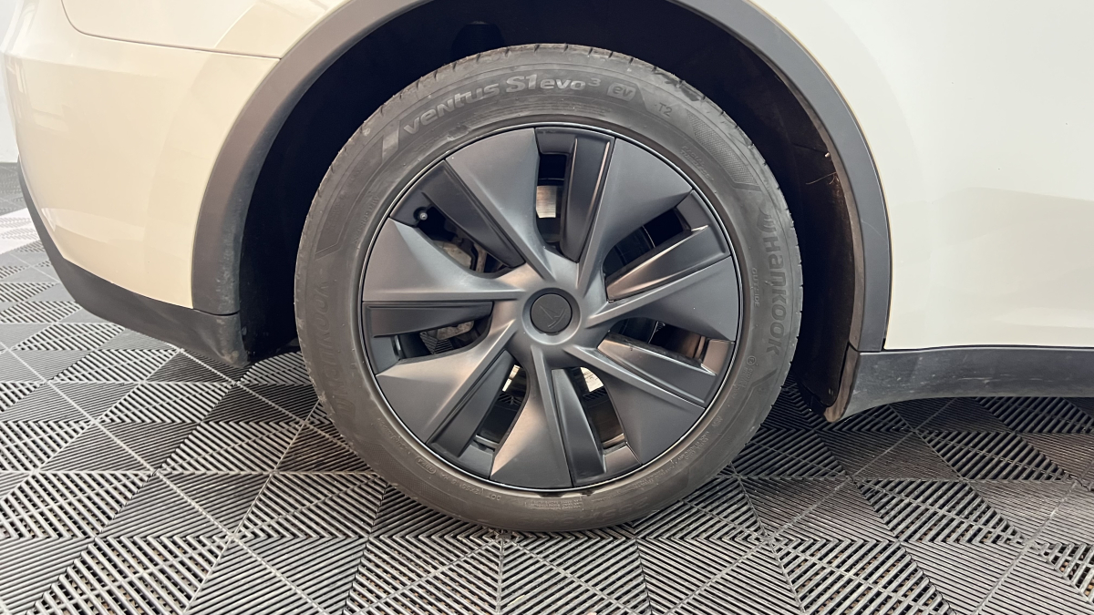 Tesla Model Y — 38