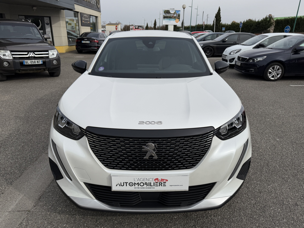 Peugeot 2008 — 8