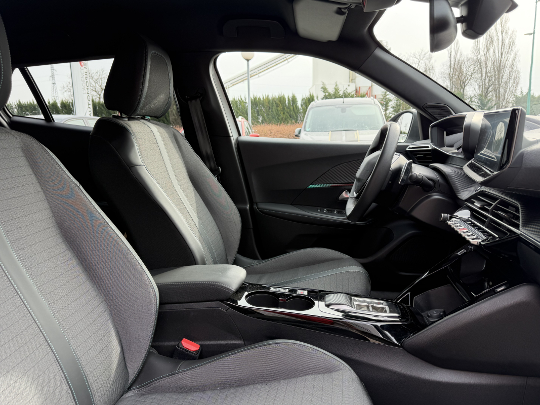 Peugeot 2008 — 11