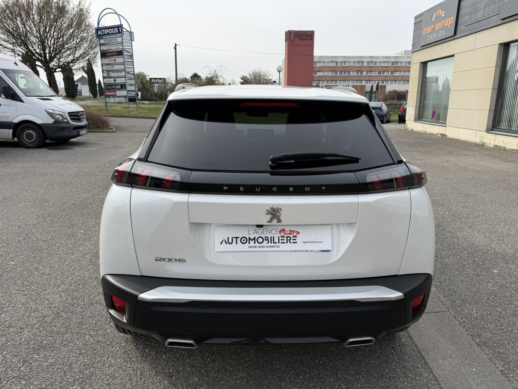 Peugeot 2008 — 4