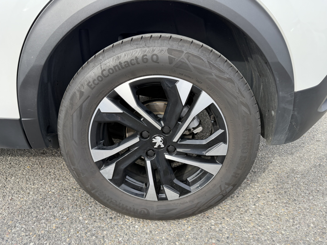 Peugeot 2008 — 15