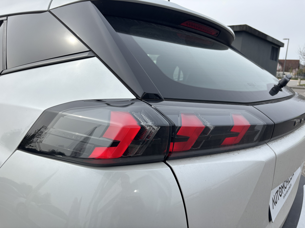 Peugeot 2008 — 24