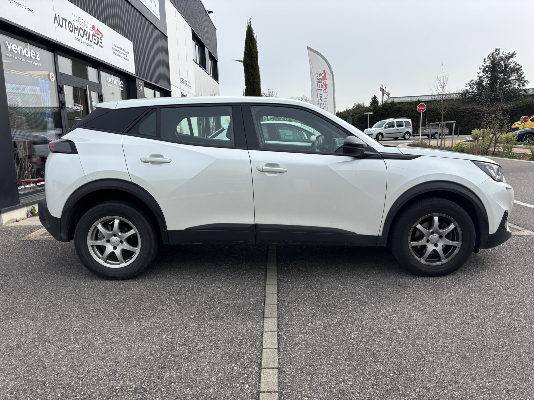Peugeot 2008 — 8