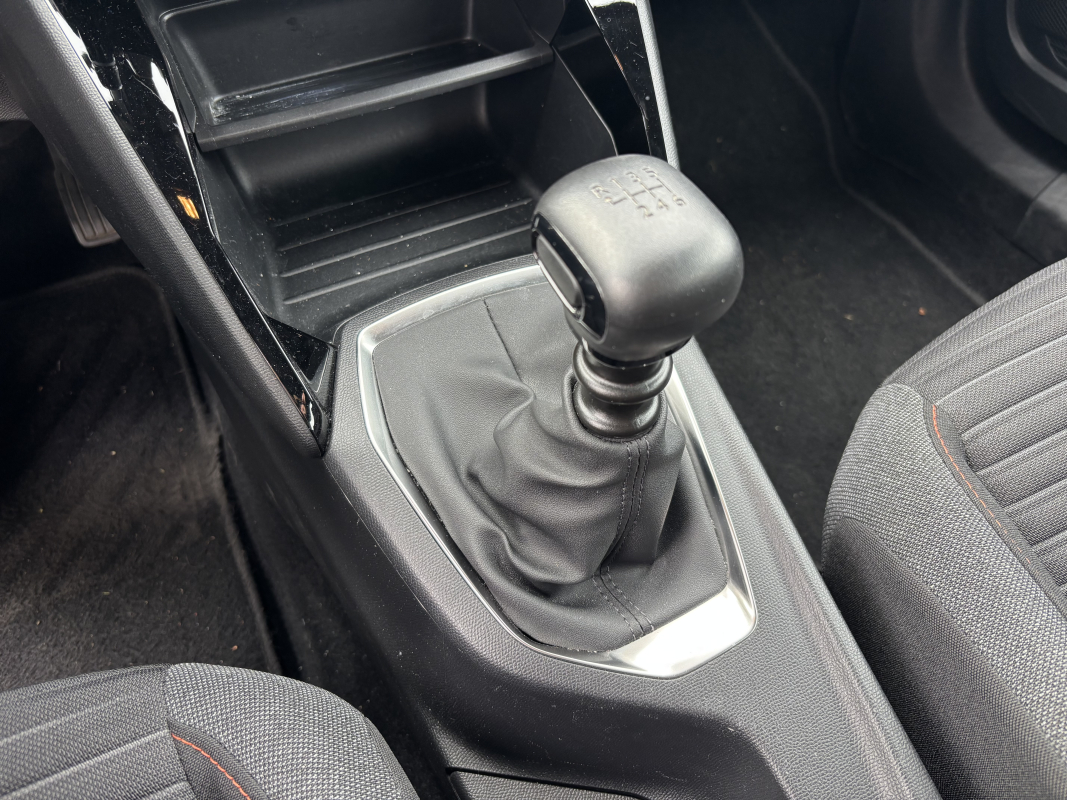Peugeot 2008 — 19