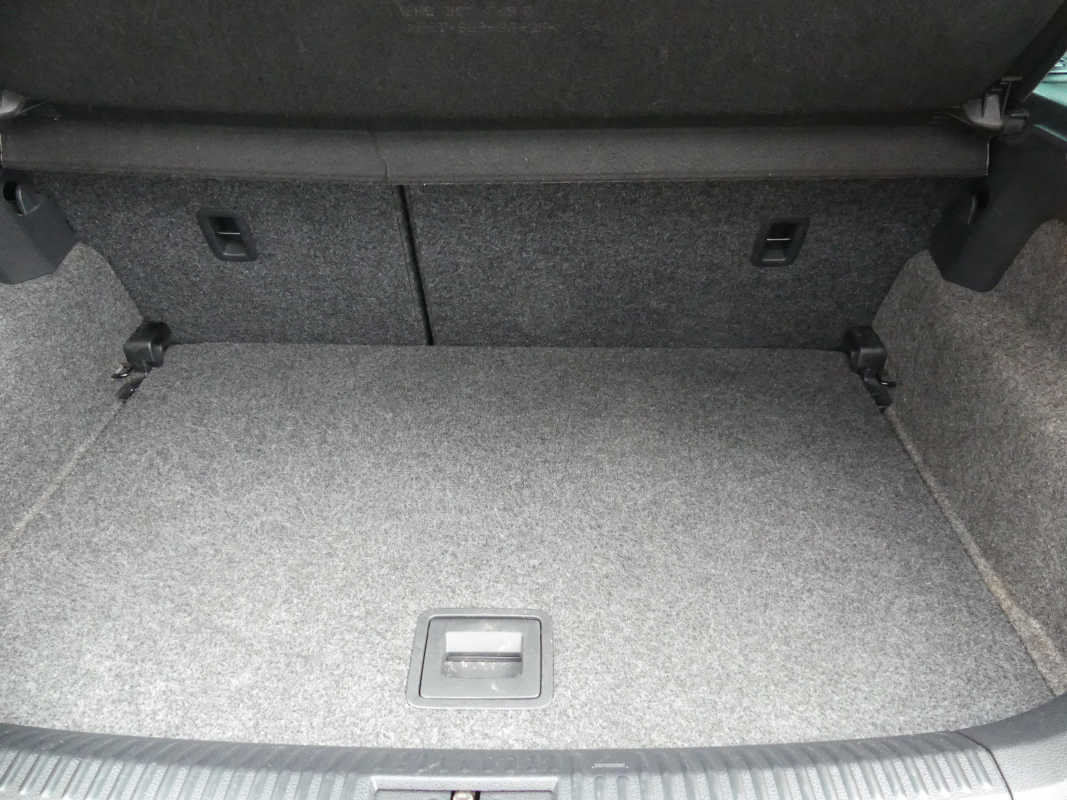 Volkswagen Polo — 12
