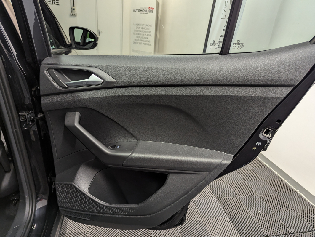 Volkswagen T-Cross — 25